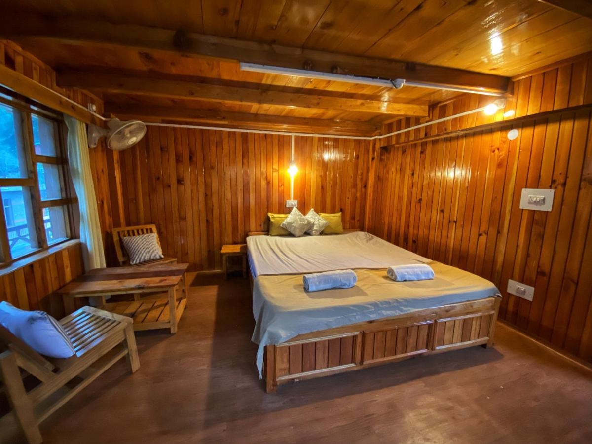 Pine Tower Inn Manali  Exterior photo