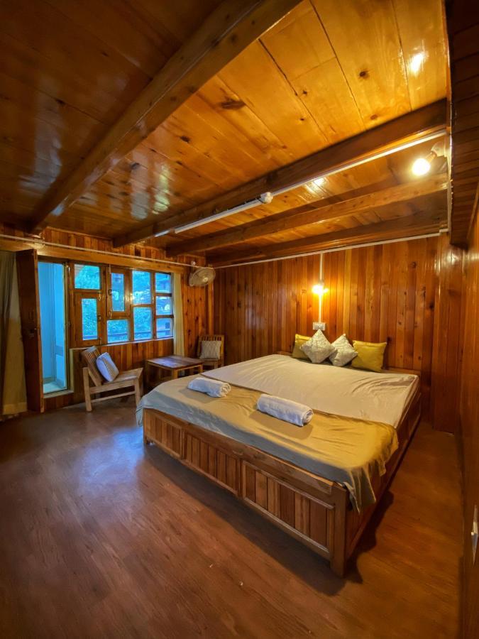 Pine Tower Inn Manali  Exterior photo
