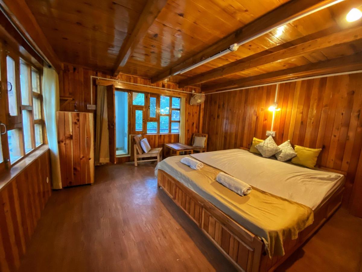 Pine Tower Inn Manali  Exterior photo