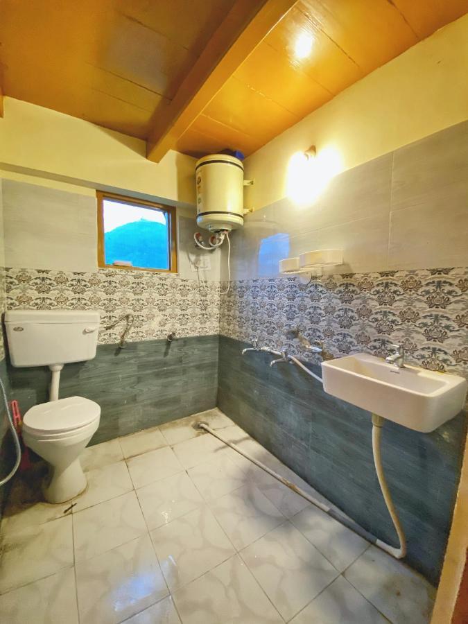 Pine Tower Inn Manali  Exterior photo