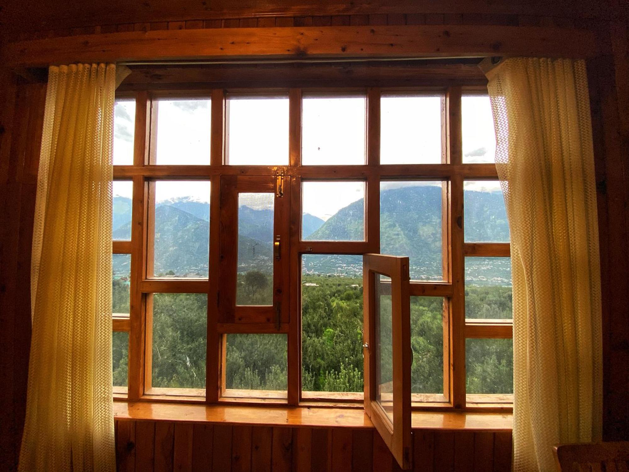 Pine Tower Inn Manali  Exterior photo